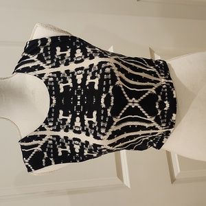 Small express black and white patterned crop top